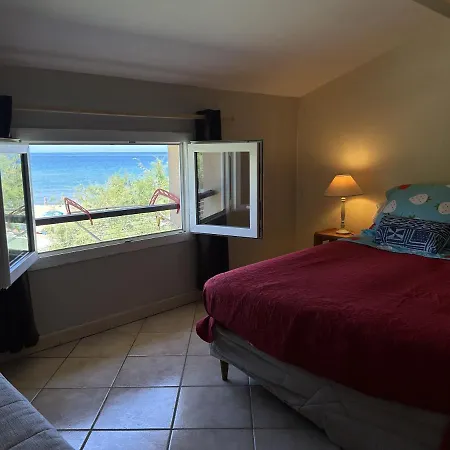 Vue 2/3 Pers 1 Bed + 1 Cot Farinole
