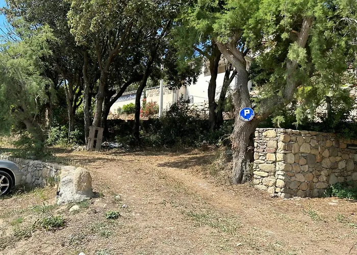 Vue 2/3 Pers 1 Bed + 1 Cot * Farinole